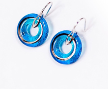 fusing, boucles en verre bleu pour oreilles percées